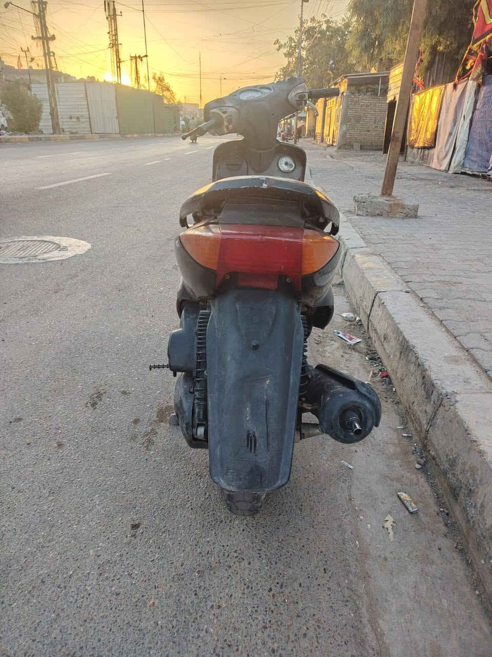 السلام عليكم
سكنس 140 نظيفة كلش 
نگرة سلف 
محرك ناعم 
كهربائياتها اوراقها كلها كاملة 
للبيع ب375 وبيها محال للشراي 
***********
