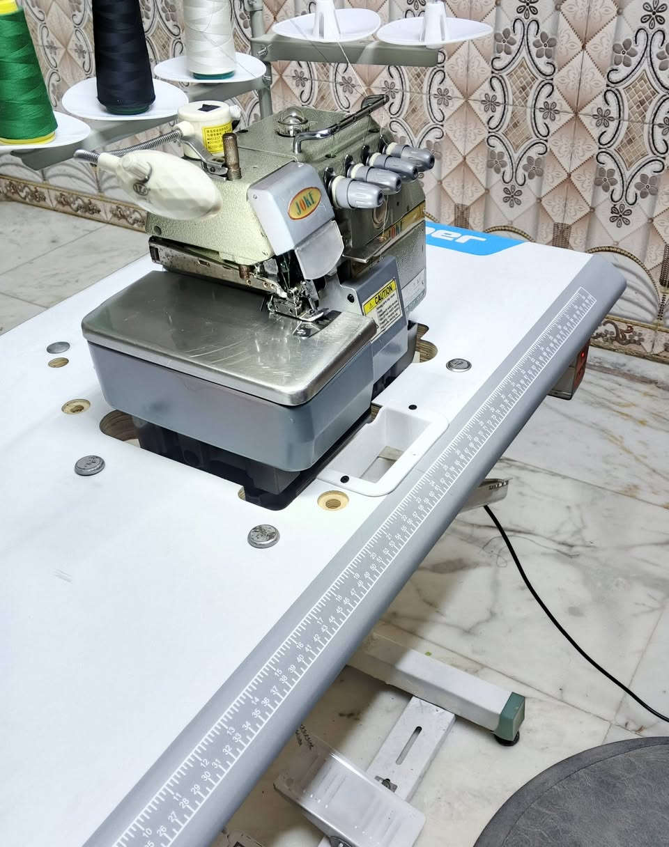 ماكنة اوفر نوع جوكي لاصلي كاتم تحكم سرعه انار ذاتيه سعره 350 رقم هاتف ***********
