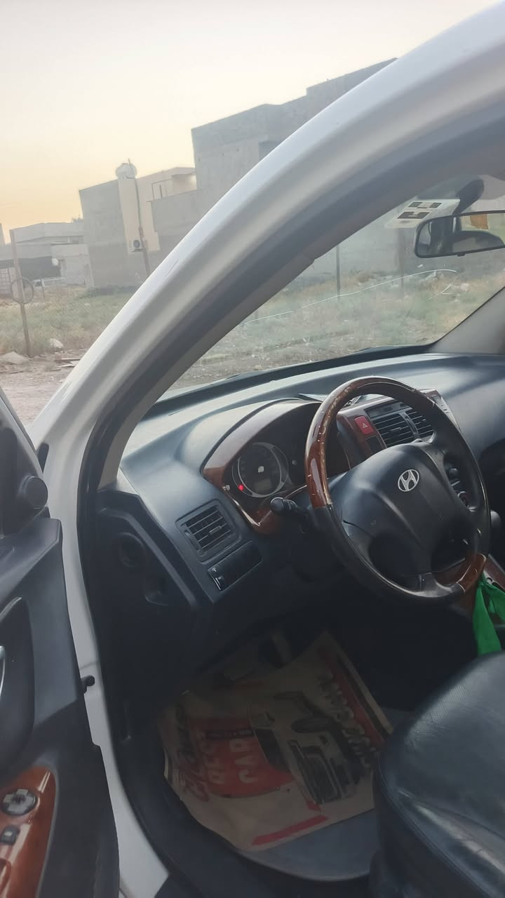 توسان ٢٠٠٩ مكفولة بدون حادث بدون صبغ محرك ٢٠٠٠ دوش، مرغوب.. فقط ملاحظات بسيطة بسعر مناسب.. مستعجل.. الي يحب يتصل على هذا الرقم ***********
