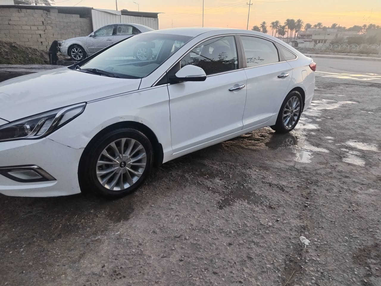 السلام عليكم هونداي سوناتا موديل 2015 محرك 2400 دوش خليجي قطعتين تبريد كامرا بلاديه حساسات خلفيه بيها قطعتين صبغ الشعر 137 وبي مجال ***********
