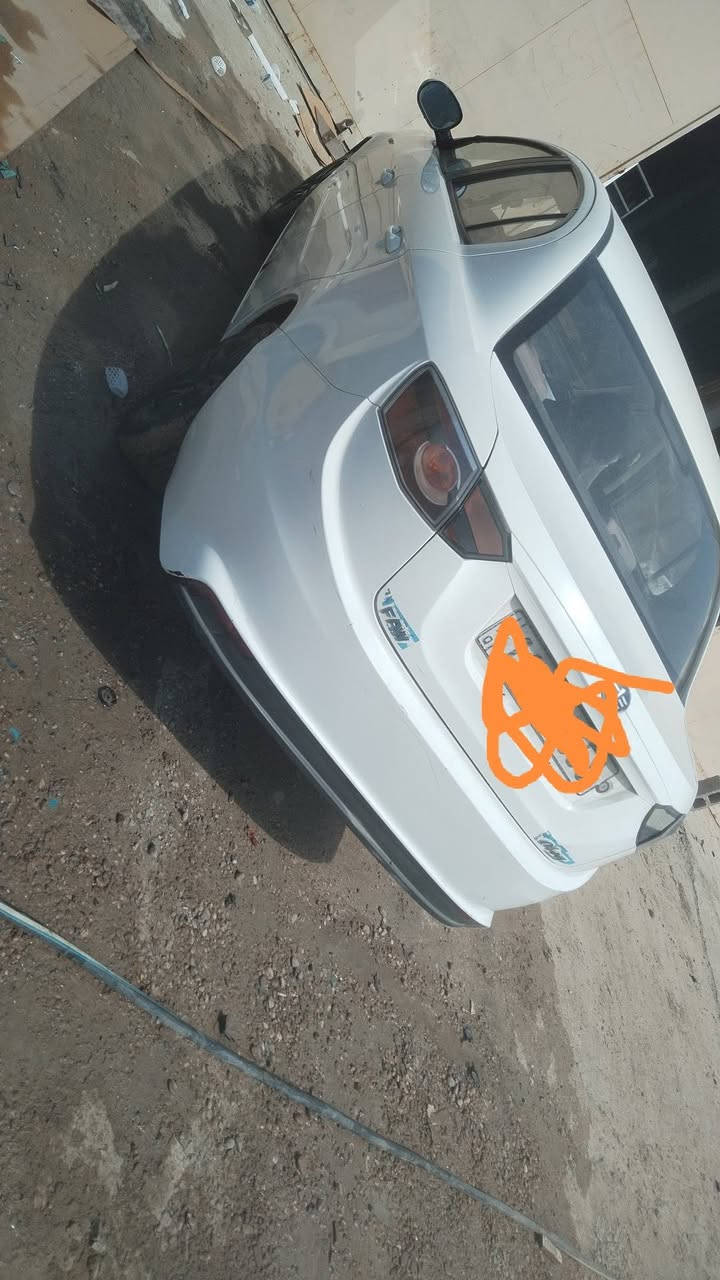 السلام عليكم فاو موديل ١٤ سياره نضيفه بشكل
كير محرك تبريد تدفئه  كهربائيات كلها شغاله وبلاد
صدر خلفي امامي جديد  تايرات جدد رقم بغداد انكليزي
جديد سياره بسمنه   كلشي بيها شغال وبلاد سياره بل عافيه ع يخذها هذا رقمي *********** مكاني بياع الشرطه الخامسه سعر ٤٥ وبيها مجال
