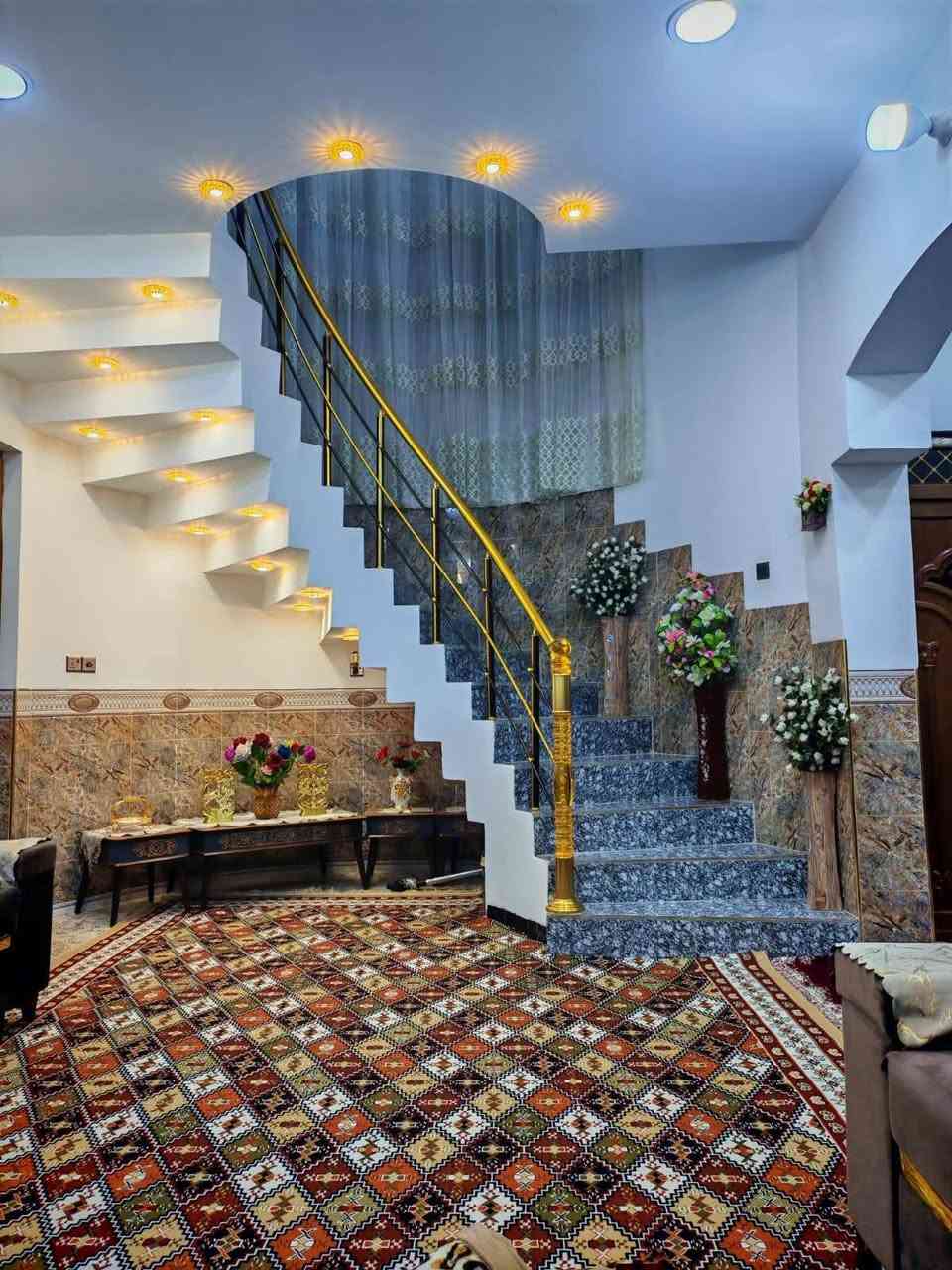 🌃 اللهم صل على محمد وال محمد 🌃
      🏫   🏫   🏫   🏫   🏫   🏫
              ⚜️ #بيت_للبيع ⚜️ 

☣️في الفلوجة حي الشهداء 
☣️ منطقه 24 قرب مطعم المزيود 
☣️ بنات درجة اولى 

⚜️المساحة : 175م 
⚜️الواجهة : 8.5م
⚜️النزال : 20م

طابقين 4 غرف نوم ثنين فوك وثنينةجوه مطبخ حار وبارد
صالتين واستقبال ومناور ثنين 
البيت على ساحه 

 ⚠️ الشارع 🚸 : 10م  
⭕ السعر :  225 وقابل للتفاوض
🧰⚖️ نوع الملك 🧰⚖️ : طابو صرف سند 
للاستفسار : مراجعة 
🥇#مكتب_الاقصى_للعقار 🥇
 للاتصال : *********** 📞☎️
واتساب : *********** 📞☎️
⭕التسلسل: 132
#عقارات_الفلوجة #عقار_للبيع #عقارات_الانبار #عقارات_العراق  #العقار #عقار
#العقار_للبيع #للبيع #بيع #بيت #بيوت #قطعة #قطع
#ارض #اراضي
