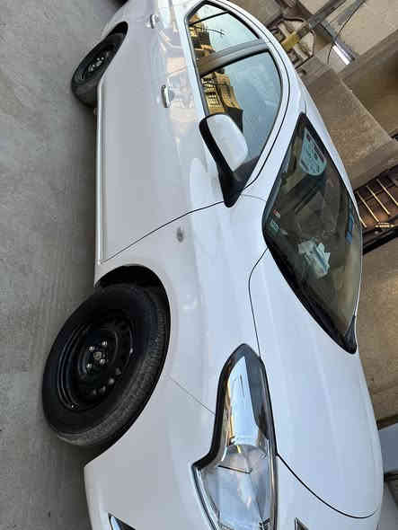 السلام عليكم 
نيسان صني هندي بليته زركة.
للبيع 

رقم بغداد الجديد
سنوية بأسمي لحد 2030
موديل2024

السعر /135
 وبيها مجال بسيط حك الجية

سياره جديده ومكفوله كفالة عامة 
ضمان شركة نيسان السور 
اشتريتهابشهر الثامن 
وبسبب ضرف شخصي عرضتها

 المواصفات المعروفة 
شاشه وكامرة 
سويج ريمونت عدد2
دبل ايرباك 
تحكم ستيرن
حساس تاير 
مانع انزلاق 
يدات نيكل 
نضام مانع الانزلاق ABS 
المحرك  1.5 

ماشيه  1100فقط (يعني بعدها زيرو )

رجاء الي مايعجبه المنشور او السعر لا يعلق ولا شي 
وكل شخص حر برزقه وحلاله 

***********
مكان السيارة بغداد الامين الثانية
