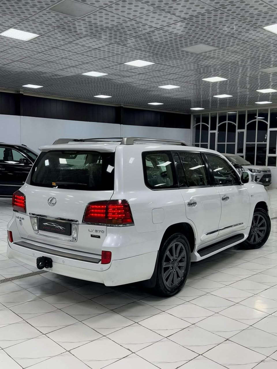 سلام عليكم أخوان شكر ا المتابعينه. الكرام.  بكل ماهو جديد ومميز. قبل كلشي. اني بلخدمه الجميع أستفسارتكم. بخصوص السيارات اليابانيه ولامريكيه.  🌹.  الله يحفظكم.  كل لأعضاء المحترمون على راسي 🌹

1-بكل ماهو جديد ومميز للبيع.  Lx5.7  لكزز.   🌹

2-الموديل.  تاريخ أنتاج تصنيع المركبه 2011 شهر 11🌹

3-الكفاله.  مكفوله. من الصبغ واالتبديل ورصعه. 🌹

4-الموصفات والفئه فول موصفات. بريم أصلي 🌹

6-المروس حسب القناعة🌹

7-القناعه.  فقط لاندكروز تاهو يوكن كدلاك لكزس. 🌹

8-الهاتف. ***********
*********** 

9-العنوان بغداد نهايه الراشديه مطعم ضفاف دجله السياحي 🌹

الموصفات 
🌹
تشغيل بعد🌹

5 بصمات🌹

السياره يوجد فيها بصمتين والكارت.  اصلي 🌹

المحرك 8 5.7🌹

السياره فول موصفات. سبورت s🌹

جنطه كهرباء🌹

جنطه شفط🌹

داخل قرميدي 🌹

الكشنات جدد خاليه من الخدوش والصيانه 🌹

مري شفط 🌹

4 كامرات 🌹

جميع الكشنات كهرباء 🌹

يوجد في السياره شاشه وسطيه 🌹

السياره جكات تصعد وتنزل🌹

ستيرن وكشن ذاكره خزن 🌹

فتحه سلايت 
🌹
مانع انزلاق 🌹

تحكم جهتين 🌹

فور ويل 🌹

وباقي الموصفات المعروفه لكزز 

ألون أبيض صدفي .   كلش حلو والسياره مال جناي بلعافيه علتكون من نصيبا 🌹🌹🌹🌹🌹🌹🌹🌹🌹🌹🌹 بغداد, العراق
