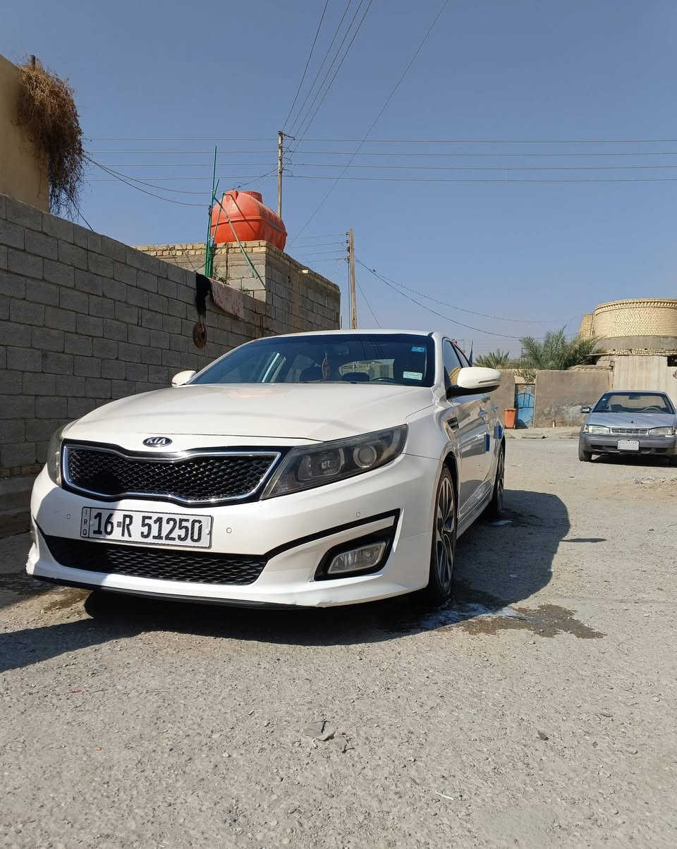 سلام عليكم 
للبيع كيا اوبتيما موديل 2015 خليجي 
 
السياره فول مواصفات عده البنرامه رقم قادسيه بسمي 
السياره بيه بنيد مبدل اصلي مع البدنه (طاك بيه ارباك)  وبيه بارد بسيط بل جاملغ الخلفي 

المحرك  مفتوح 

 كير كفاله عامه 
شواصي لغد كفاله من جكت الابره 
السياره ماشيه 180
مواصفات: 
بصمه  
محرك 2400
تبريد قطعتين نقصه(كمبريسر فقط) 
حساس امامي خلفي 
كامرات 
ثلاث انظمه قياده 
السعر 145 بيه مجال للشراي 
مكان السياره الناصريه 
قضاء الشطره  
للاستفسار ***********
