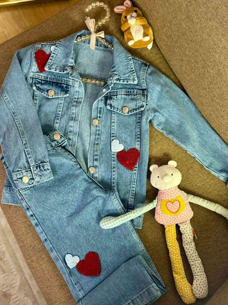 طقم جينز قطعتين مليان قلوووب ❤️♥️
قياسات من 7 سنوات الى 14 
كمية محدودة


**إذا كنت صاحب هذا الإعلان وتريد حذفه لأي سبب، رجاءا أرسل رسالة إلى الدعم الفني**