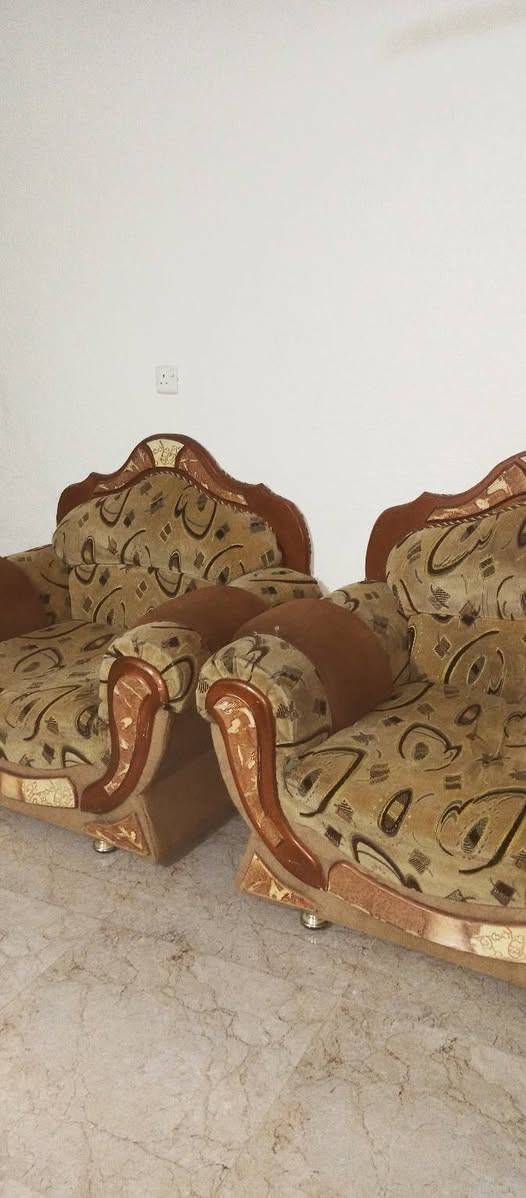 للبيع تخم اثنين كرويته 
واربع كراسي سعر ١٥٠ وبي مجال شراي خاص


**إذا كنت صاحب هذا الإعلان وتريد حذفه لأي سبب، رجاءا أرسل رسالة إلى الدعم الفني**