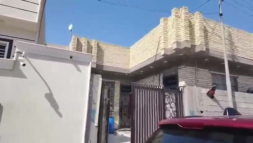 يالله للبيع

السلام عليكم ورحمة الله وبركاته 

للبيع بيت طابو 25 زراعي قرار محكمة مساحة 207 متر 

البيت بناء حديث شارع كربلاء طويريج قرب سيطره الابراهيمية عامود 193 شارع الزوار يصلح حسينية او سكن 

تفاصيل البناء داخل الفديو 

***********
من قبل ام سيف
