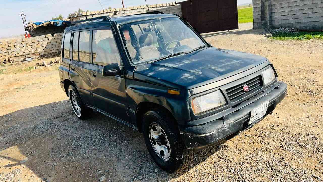 السلام عليكم سازوكي فيتارة للبيع 1993 السيارة بيهة ملاحضات بس ابيع واقع حال رقمهة بغداد صاحبهة ابغداد بيهة خياس وكاصلهة الهلة ول ترايش كاملة بلبيت الي ياخذهة وياهة زوج تايرات جدد مصارلهن سبوع وسعرهة مناسب ***********
