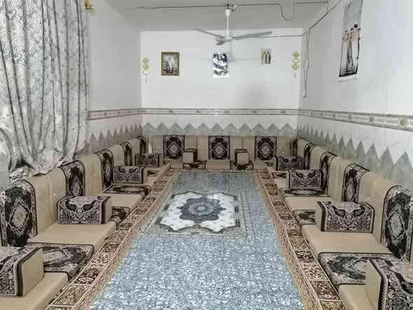 بسم الله الرحمن الرحيم 
بيت زراعي للبيع 
صوب بني ركاب 
قرب مدرسة اليعربيه 
3 غرف وصاله ومطبخ وديوانيه 
وصحيات داخليه وخارجيه 
كل الخدمات موجودة
شارع 
 كهرباء 
مجاري 
المساحة 310 
السعر وباقي التفاصيل يم صاحب 
 الرقم الموجود بالاعلان 
***********
او مراسلة الصفحة 
#هادي_الحجيمي
