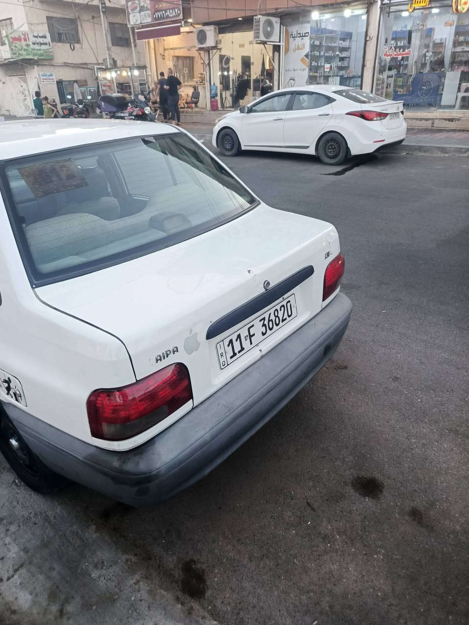 سلام عليكم سايبه ١٢ سياره جاهزه كير مكينه 
تبريد ثلج  شواصي مكفوله سياره معمر بيه بس الهلالات الخلفيه مناقصها اي شي بسمي شرط التحويل 
السعر ٤٢ وبيه مجال حك الجيه 
***********

