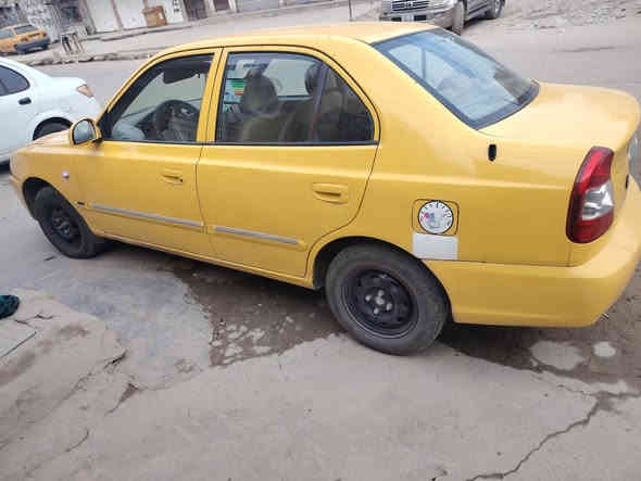 السلام عليكم
فيرنا موديل ١٤ بغداد ب٧٨ وبيه مجال
*********** هاي سيارة كدامك نضافته وبيه طخه بلباب خلف سائق ومعالجه
