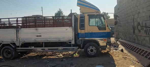 هينو ابو الشفه مديل ٢٠٠١ اصل سته وبع بلاد مكينه ٨٠عادي فاكيوم سياره  جاهزه  السعر دفترين وبيه مجال اتصل ***********
