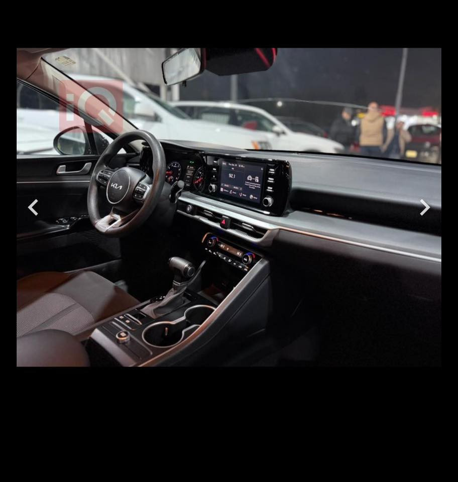 السلام عليكم كي فايف 23 ألون نفطي 
المواصفات. 
رادار امامي توقف ذاتي 
رادر خلفي 
رادار جانبي مانع اجتياز 
هاند بريد بصمه 
بصمه أبواب 
كأمره خلفيه دواره 
٤ وضعيات قياده 
مثبت سرعه 
قياده ذاتيه ع الخطوط البيضاء 
شاشه كبيره كار بلي واندويد اوتو 
جنطه بصمه 
ترحيب أبواب عند الاقتراب 
ايرباك السياره كله سليمه 
الرقم أربيل الدولي صارله شهر ونص من ترقمت سنويه ل ٣١ 
حادثه واضح يمكم باب مبدل والجاملغ بس بارد بدون صبغ 
ماشيه بامريكا ٨٠ الف وهنا ماشيه 10 آلاف تقريبا 
كير مكينه خير من الله اي شي ما مبدل بيه وسياره مهتمين بيه كلش دهن اصلي وموجود دفتر الدهن وسعره وبانزين محسن ع ايدنا السياره مستوردينه مكانه الناصرية السعر 165 بيه مجال قليل 
***********
