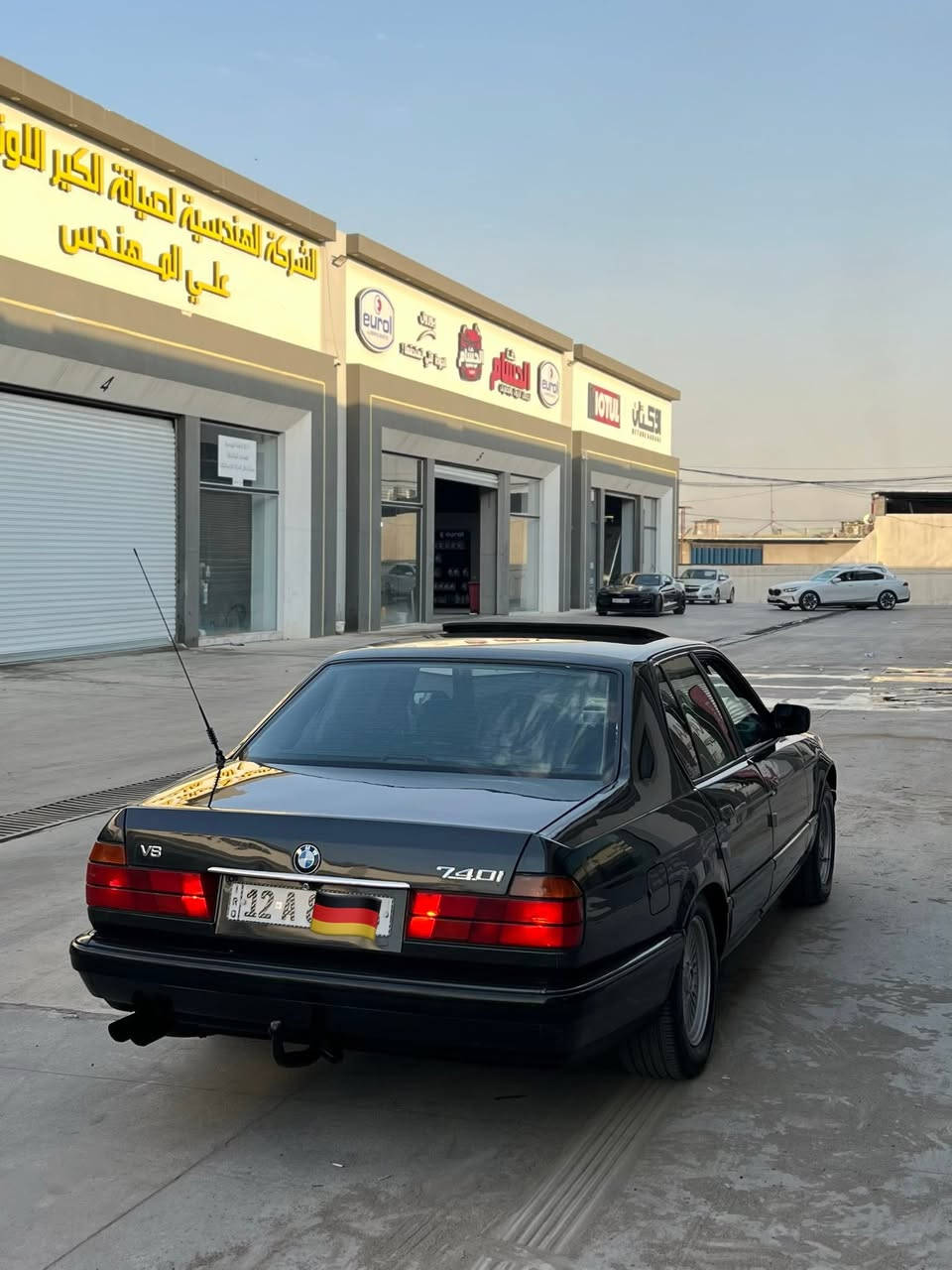 للبيع 

BMW-V8-740 -1992
اصل وفصل

كفاله من الضربه والخياس 
فقط صبغ عام جمالية
صبغ درجة اولى 

صفحات السياره شرط موس واحلا من الصور 

السياره لمتد بلاد تريشه سوده

لون اسود فول مواصفات 

1-بجم عريض 
2- سلايت طكتين شغال
3-دبل كمبيوتر وشغال
4- دبل ايرباك
5- دبل جكمجه 
6- مقاعد جلد اصلي كارتير  تحكم كهرباء +تكوات كهرباء
7-صاج ملكي 
8- تبريد قطعتين  
9-اربعه جام اوتو 
10- نظام ASC اكسل قفل وفتح 
11-نظام ABS
12- تلفون 
13- خمسه ويل كب شعاع اصلي حتى السبير
14- برده خلفيه +جانبيات
15-بجم هوائيات يجي عل اربعين بلادي مو عمل
16- سنترلوك شغال جامات تصعد وسلايت ينسد بالسويج 
17-مثبت سرعة
18-دركه صقر +تحكمات   

صدر امامي100/100
صدر خلفي100/100

تايرات جديد 

لايتات جديد وكله شغال موضح بالصور 
بك لايت شكل1994

محرك شرط رقم واحد
 
كير تمساح المرغوب وشرط رقم واحد

تبريد شرط ثلج

مروحة كهرباء حماوه ثابته نص تبريد بدون تبريد

رون السياره ناصي بالمعدل يعني صرفيات بانزين كلش قليله 

تراي السياره شرط زيرو 

السياره بدون اي نقوصات
كامله من جميع النواحي

السياره بدون اي جطل 

اسعافات +كتلوك الشركه موجود

 السياره بأسمي شرط التحويل 

رقم نينوى مسطره الجديد
مشروع وطني تتحول بجميع المحافظات  

هزه+فحص جديد
سنويه2031 

المكان نينوى 
 
السعر (85) وبيها مجال خابر وتدلل

***********

***********
