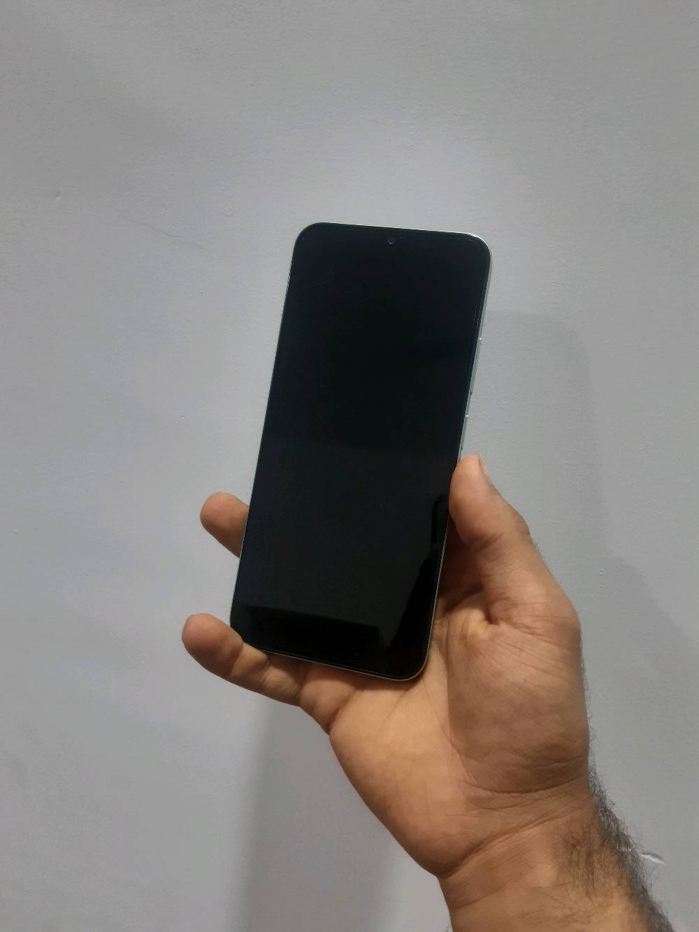 جهاز ريدمي15c
ذاكره256
عشوائيه8
شاشه120hz
بطاريه 6000
شاحنه33w
يدعم الذكاء الاصطناعي