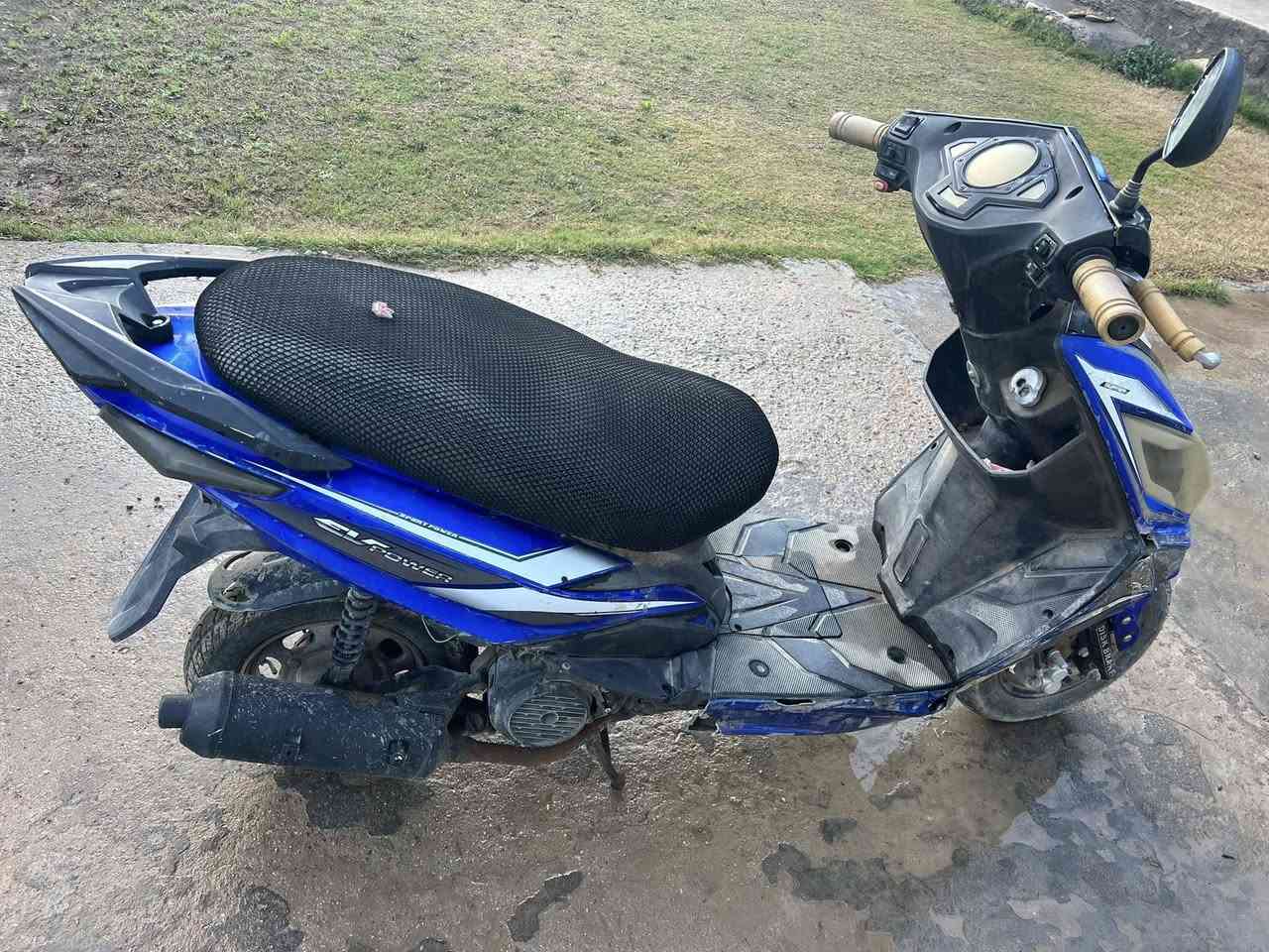 سايم فايتر للبيع دراجة شغالة فقط بيها مشكلة تشتغل بس ماتاخذ يعني بيها ناريه وكهرباء كلشي شغال بس من ديرلها صلف ماتاخذ كأنما مخنوكة جنت امشي بيها وطفت لحالها مكاني جزيرة البوذياب متواجد فيس وتساب *********** السعر 200
