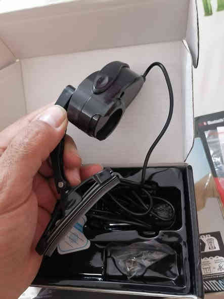 ماسحه للخوذه فدشي راقي ومفيد قطعه وحده عندي من النوادر مكاني بغداد عامريه للاستفسار  
واتس اب فقط ***********
