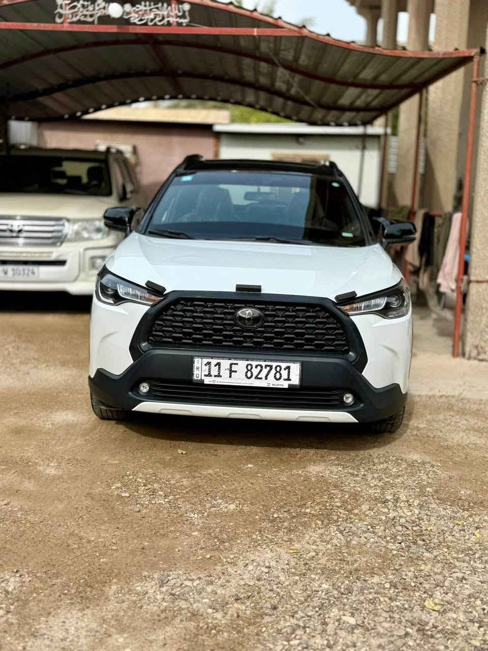 🔥 تويوتا كورولا كروس (هايبرد) موديل 2022 - مواصفات ساز الأصلية للبيع 🔥
🚗 نوع السيارة: تويوتا كورولا كروس (Toyota Corolla Cross)
📅 الموديل: 2022
🎨 اللون: أبيض صدفي مميز (ملك الألوان)
⚙️ المحرك: 1800 CC هايبرد (اقتصادية جداً بنظام الوقود وبحالة ممتازة)
🇯🇵 المنشأ: ياباني ( وكالة ساز الأصلية)
📈 الممشى: 48,000 كم فقط (حقيقي)
🛡️ حالة السيارة (الشرط والضمان):
مكفولة كفل عام وبشرط الفحص (من الحادث، الصبغ، والغرق) تروح للفحص وأنت مرتاح.
✨ أبرز المواصفات:
.ثك ثلاث انظمه قياده
• فتحة سقف.
• بصمة تشغيل وبصمة أبواب.
• نظام النقطة العمياء (Blind Spot) بالمرايا الجانبية.
• حساسات خلفية بلادية.
• شاشة تفاعلية كبيرة + كاميرا خلفية عالية الدقة.
• نظام تحديد المسار + مثبت سرعة ذكي.
• لايتات زينون وأضواء Full LED أمامية وخلفية.
📍 مكان التواجد: بغداد.
عقد السنوية مجدد وجاهز للتحويل مباشرة .
💰 السعر المطلوب: : [$185] (وقابل للتفاوض البسيط للشراي  
📞 للتواصل والاستفسار:
رقم الهاتف: [***********]
