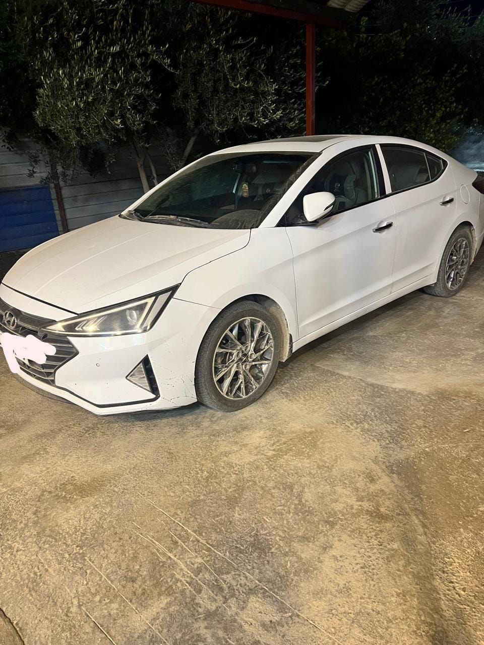 السلام عليكم النترا للبيع 
رقم بغداد موديل 20 
داخل نظيف 
السعر 160 وبيها مجال 
الاتصال ***********
