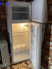 ثلاجة • أجهزة منزلية