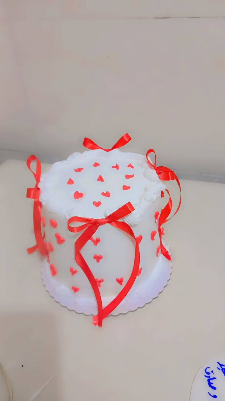 بمناسبة عيد الحب  الحجز مفتوح مستعدون لتجهيز كافه المناسبات حسب الطلب للحجز والاستفسار اتصال على الرقم خاص للحجز ***********متوفر واتساب للرقم عنوان بغداد التاجي سبع البور متوفر خدمه توصيل داخل سبع البور
