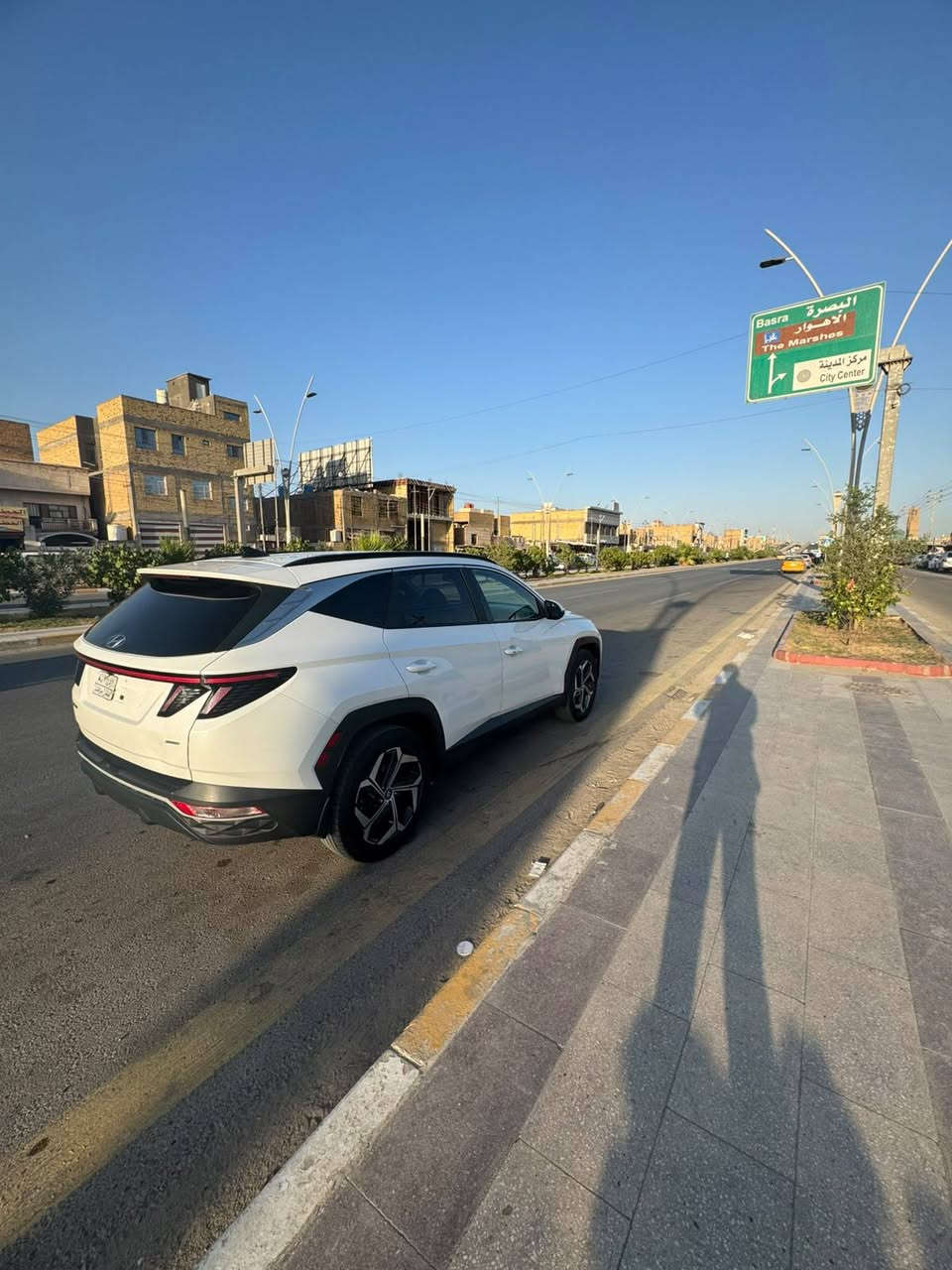 هونداي توسان 22 فول مواصفات
ماشية 70 ميل 
حادثها سطحي 
جاملغ اليمين وربع من الباب 
للبيع او مراوس بسيارة امريكي
ناصريه مركز 
***********
