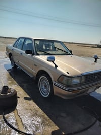 سيدان • ١٩٨٨ • محرك ثنين ونص