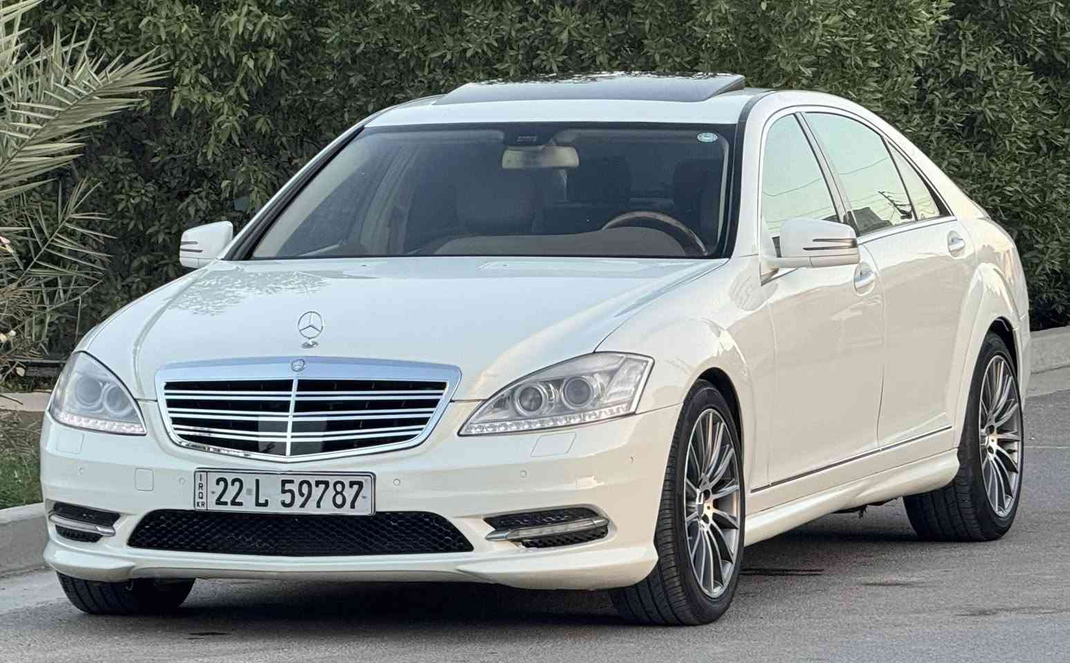 Mercedes S350 2007 مرسيدس اس / باب طويل
للبيع او مراوس 
خليجي مكفوله من الضرر
صبغ هلال الجاملغ الخلفي فقط
بدون شخوط / بدون رصعات 
عليها كت كامل AMG 2013 
المواصفات فول 1/1 :
- محرك v6 عقل الفوك المرغوب
- فتحة سقف SlideRoof
- ابواب شفط كهرباء
- صندوق كهرباء
- داخل لون بيجي و قهوائي مطعم ب صاج
- كشنات جلد + خزن Memory
- كشنات كهرباء امامي / خلفي
- شاشة وسائط + كاميرا خلفية
- شاشات بالتجاوي و تحكم خلفي
- ثلاجة خلفية
- مري شفط / اشارة بالمري
- ماوس تحكم + تحكمات ستيرن
- حساسات اصطفاف امامي / خلفي
- سيدي جينجر 6 اقراص
- سستم صوت HarmanKardon
- ستيرن كهرباء و تدفئة
- تبريد منفصل + قطعتين مع تحكم خلفي
- لايتات داينمك اوتو Dynamic 
- بردات ابواب + برده خلفية
- تچاوي كهرباء امامي + خلفي
رقم اربيل الجديد 
السعر 183 ورقه بيها مجال
السيارة كل شي بيها بلادي و كل اوبشناتها شغاله
تايرات جدد شادها 
مسويلها ادامه سيرفس كامل و لا كلوب مشتغل بالدشبول
عنواني بغداد / الكرخ
***********
***********
