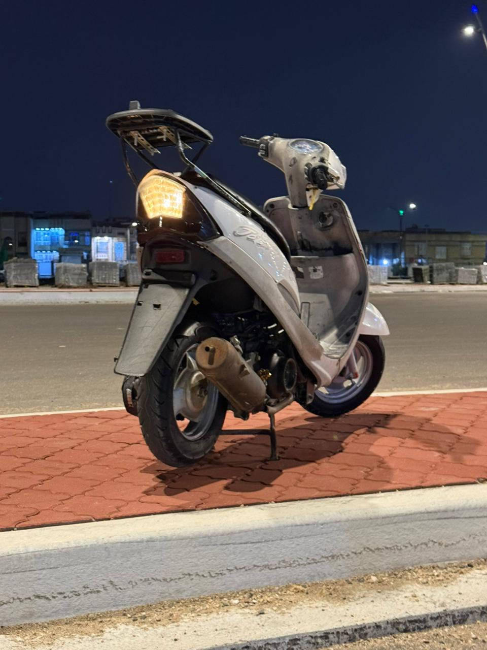 سلام عليكم دراجه ماكس قجمه ما مفتوحه كفاله عامه ما عده الكفرات تجاري الدراجه مرتبه و حلوه الدراجه كلشي ما ناقصه جيب 10مصلحين وياك الدراجه كفاله موديل 2006
السعر 750 
رقم ***********
مكاني ياسين خريبط العابره
