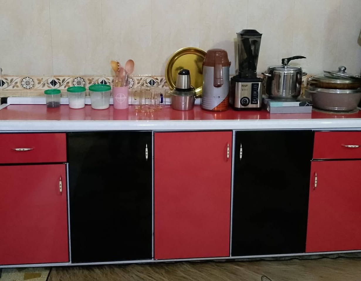 للبيع
كونتر + سنك. ١٥٠ وبيها مجال 
محفوره حجم  3*4  ٥٠ وبيها مجال 
مكنسه ٢٠ الف وبيها مجال 
للاتصال       ***********
