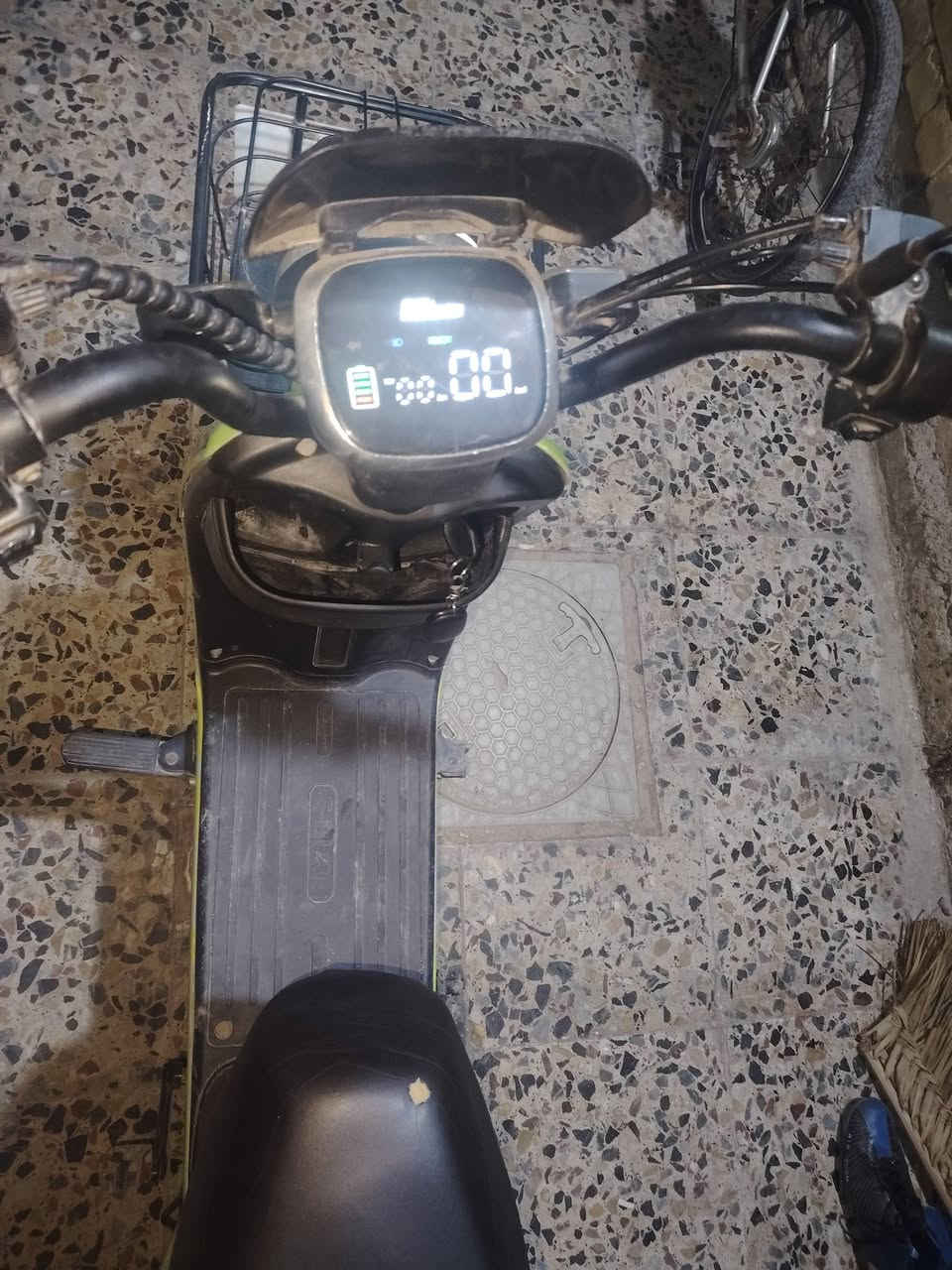 دراجه شحن للبيع كامله موصفات شغاله جديده قليله استخدامه السعر400 وبيه مجال للطيبين


**إذا كنت صاحب هذا الإعلان وتريد حذفه لأي سبب، رجاءا أرسل رسالة إلى الدعم الفني**