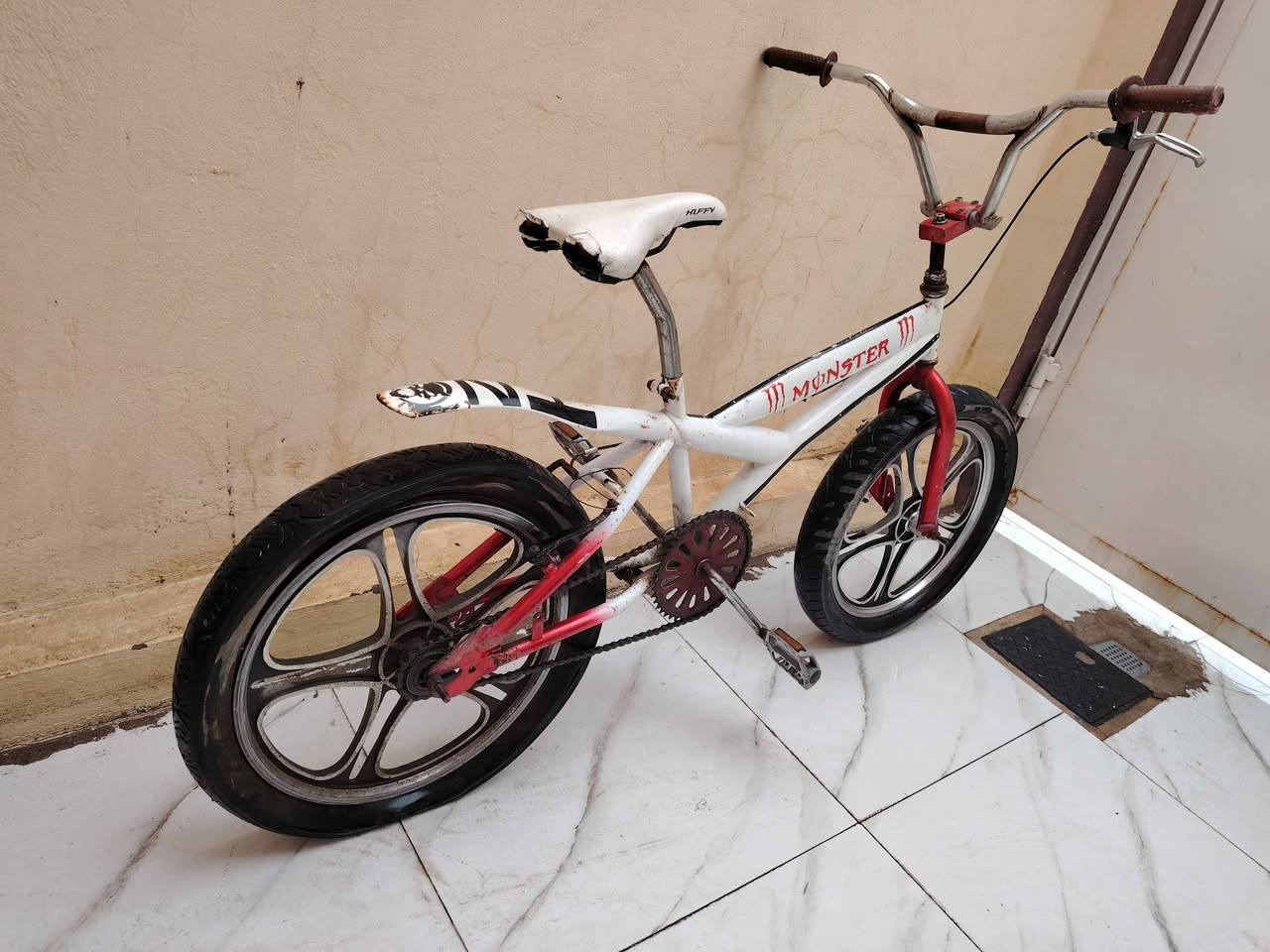 بايسكل همر تاير عريض
حالة جيدة يحتاج فقط بريك اماني كامل و تاير وجوب خلفي
السعر 45 الف
🔴 ((( مكاني كربلاء))) 🔴
للإستفسار على الخاص او على رقم *********** او واتس اب كربلاء, العراق
