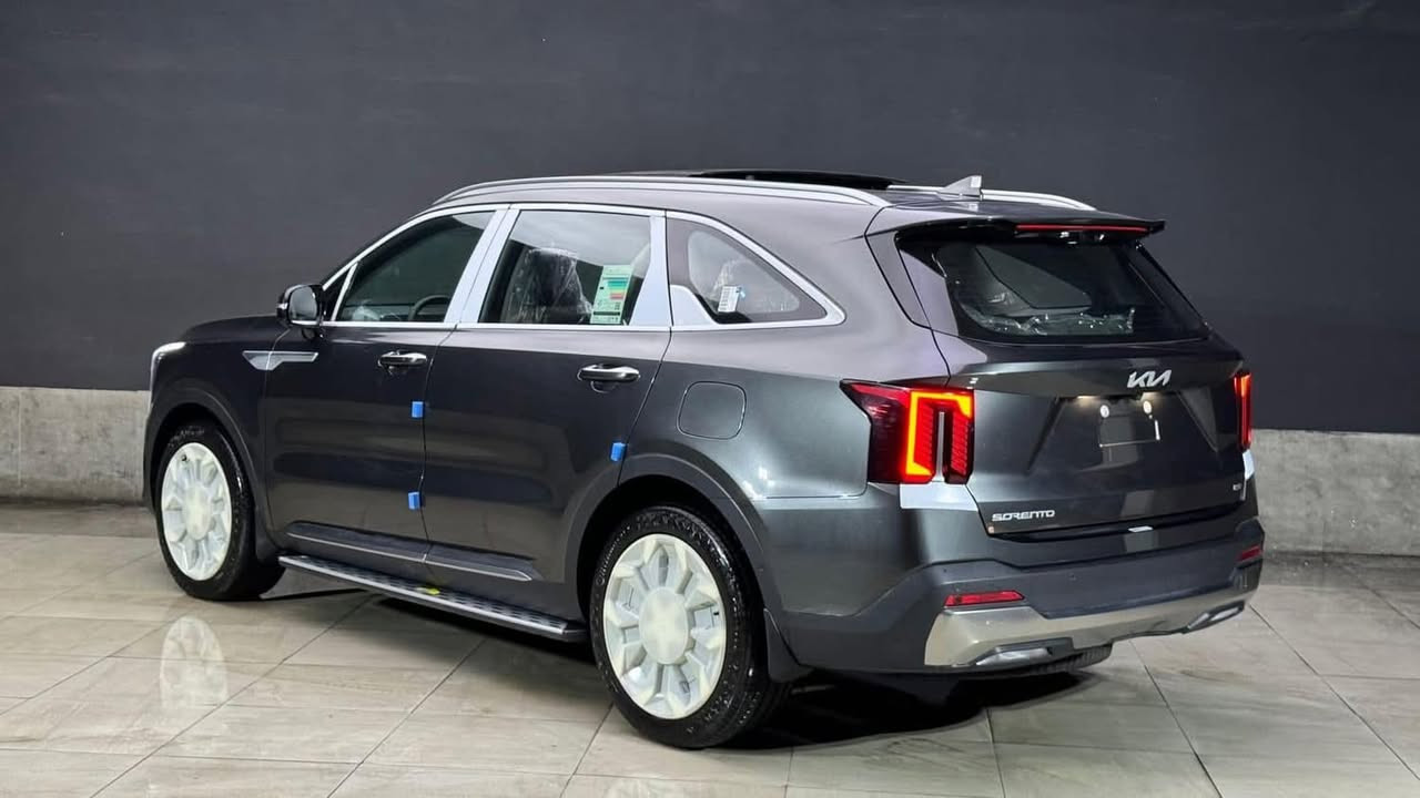 السلام عليكم
كيا سورنتو  • خليجي – موديل 2024 🚘 🚘

ماشية 9000   – مرقم بغداد - رقم مميز   – فول  مواصفات

السيارة خليجية استيراد خاص VIP

مكفولة كفالة عامة

المواصفات:

 

• محرك V6 سعة 3.5 لتر بقوة 268 حصان – عزم 331 نيوتن/متر

 

• كير أوتو 8 نمر + دفع رباعي 4WD

 

• بصمة تشغيل + تشغيل عن بعد + دخول ذكي

 

• بانوراما + داتا شو

 

• شاشة ديجيتال + شاشة وسطية Apple CarPlay

 

• 5 كاميرات 360° + كاميرا دوارة +  كامرة وسطية + حساسات أمامية وخلفية

 

• 🔥كشافات + لايت زينون اربع عدسات  + LED + بك لايت LED + اشارة لكزس 🔥

 • دوسات 

• كراسي جلد اسود  فاخر كهرباء (تدفئة + تبريد) –  كشنات ميموري تخزين مقاعد أمامية كهربائية

 • تبريد 3 مناطق منفصلة + بردات أبواب خلفية

 

• مقود جلد مع شفتات – مثبت سرعة + أوامر صوتية + Drive Mode

🔥نضام صوتي Bose + امبلي فاير ( مضخم صوت ) 🔥

 

• شحن وايرليس + مخرج طاقة + -Bluetooth / TYPE 

 

🔥نقطة عمياء + تحديد مسار طريق 

قيادة ذاتية + تحريك وترجع ريمونت 

• هاندبريك كهرباء + Auto Hold + Auto Brake🔥

‏ • ABS + مانع انزلاق + نزول منحدرات

 

• إنارة داخلية LED محيطية متغيرة 

 

• 7 مقاعد – ISOFIX – حاملة أكواب – تطعيم داخلي ألمنيوم

 

• ويل حجم 20 إنج – 4 دسك – حساسات ضغط الإطارات

 

• مرايا جانبية كهرباء مع إشارة + قابلة للطي – ماسحة خلفية

اخوان السياره استيراد خاص مواصفات خاصه تختلف عن الموجود بالسوك 

📞 *********** اتصل او واتساب تدلل غير متواجد عل الفيس
