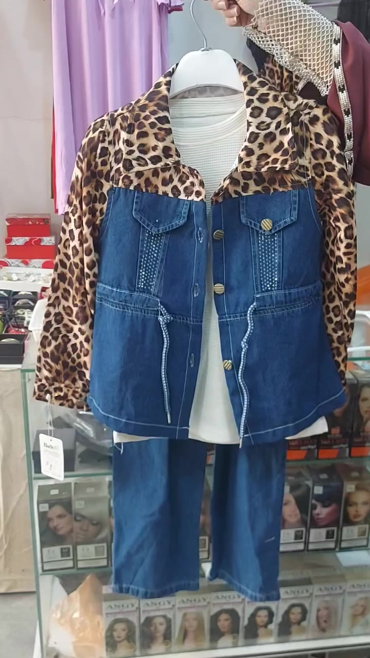 قاط بناتي محير قياس ١٠/١٢/١٤ 
سوق ال٤٠٠٠ شارع دائرة الكهرباء قرب جامع الرشيد 
لدينا خدمة توصيل داخل سبع البور


**إذا كنت صاحب هذا الإعلان وتريد حذفه لأي سبب، رجاءا أرسل رسالة إلى الدعم الفني**