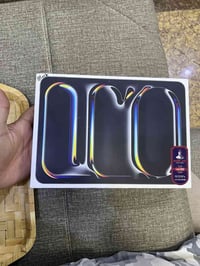 ايباد 11 m5 ذاكره 256 بطاريه 100 جهاز كامل باكيت  شاحنه 07838704777