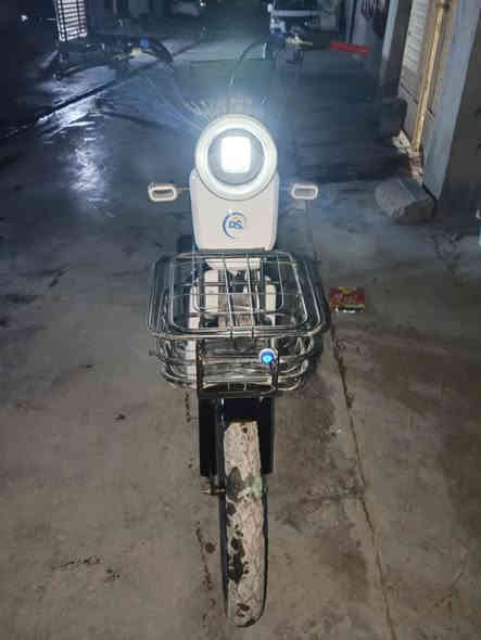 ماطور شحن نضيف كلش اي عيب مابي خمس بطاريات جدد المكان خانقين سعره 275 وبي مجال قليل رقم ***********
