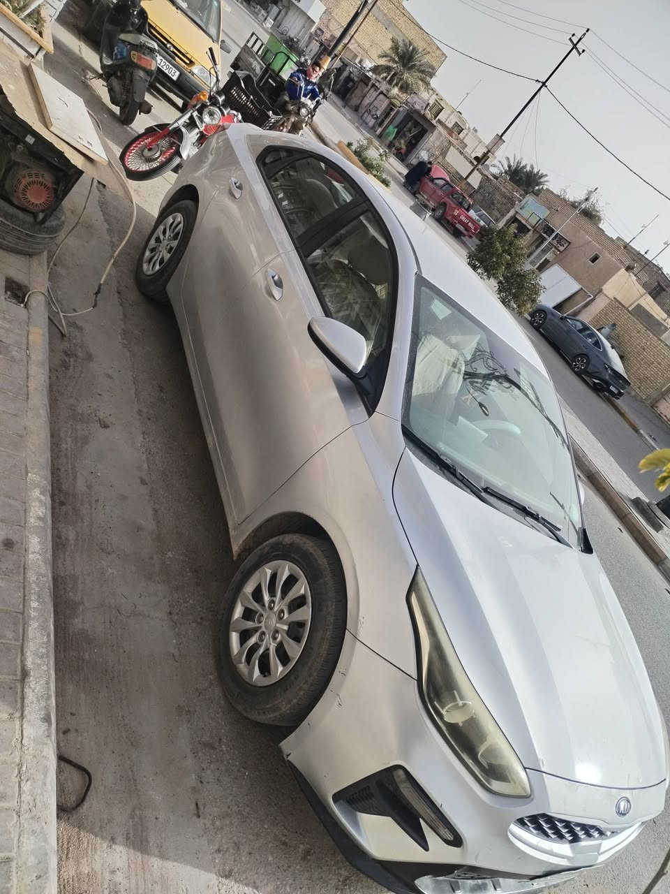 سيراتو 21  رقم بغداد السعر 140 رقم التلفون ***********
