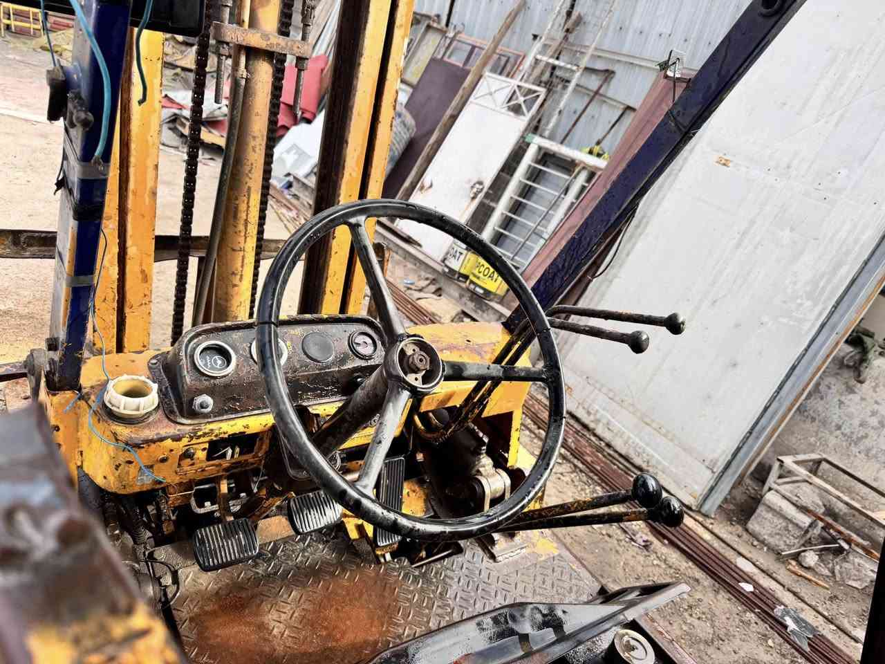 رافعه شوكيه 3طن كوماتسو جاهزه لعمل كير مكينه  جب ناصي مال حاويه بلادي مكاني بغداد الزعفرانية ***********
السعر 32ورقه
