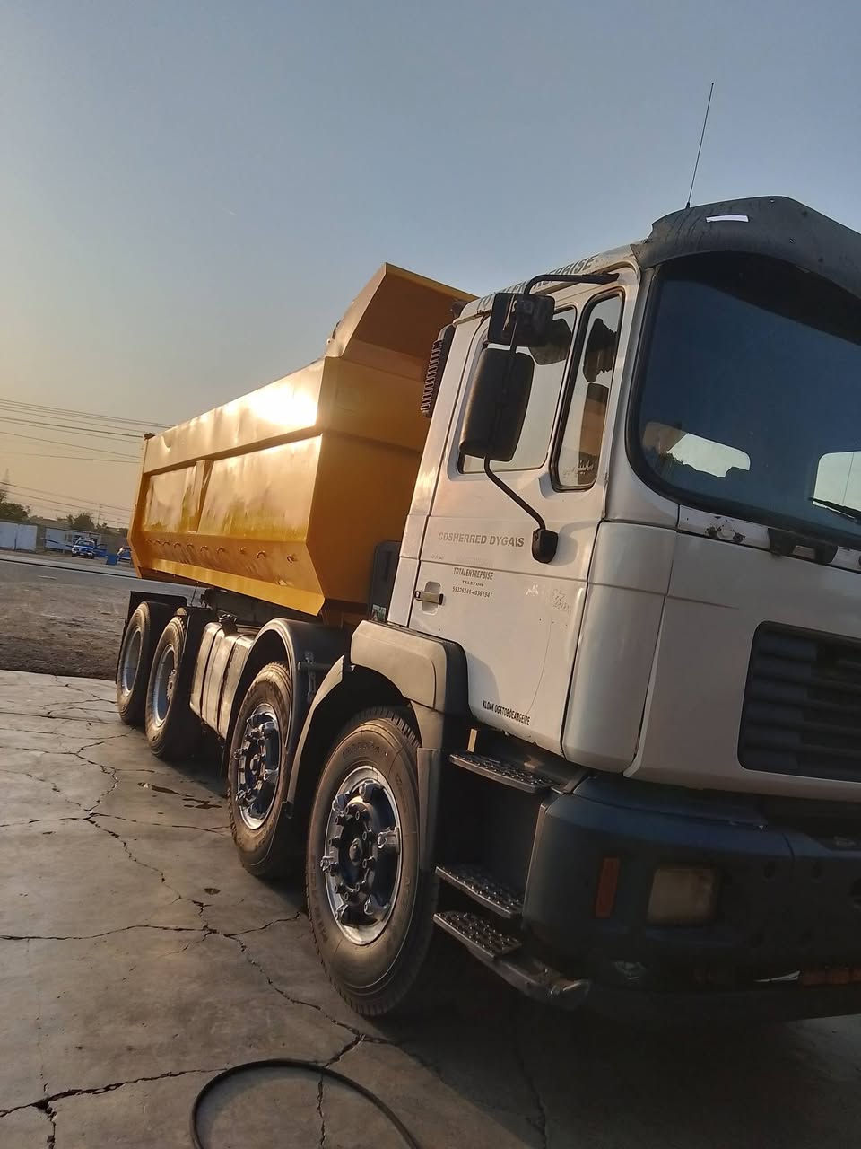 مان صقر موديل 92 محرك ٢٠٠٠عادي مجدده ٢٨بسمي تحويل وسياره ثانيه موديل ٢٠٠٢مسجله ٢٠٠٤مربوطه نساف وفلات مجموعه جي اف جوبلس مكينه ٤٦٤الاتصال على رقم بي ت ساب ***********
