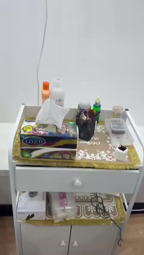 صالون للبيع مع مواد عنوان زبونة شارع ربيعي مقابل مول دريم ستي سعر 20 ورقة ***********
