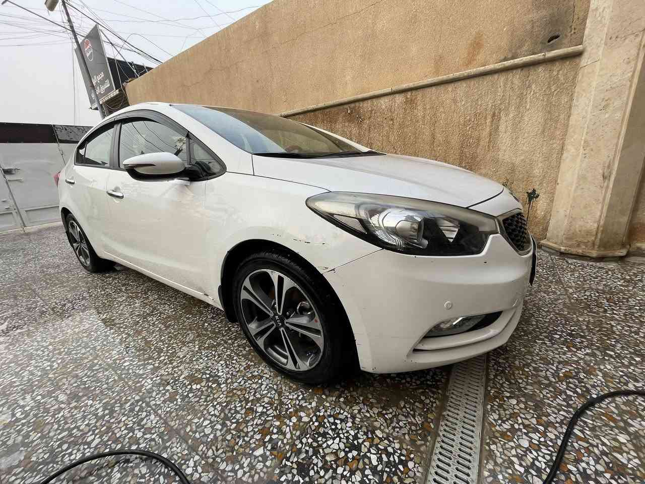 للبيع سيراتو 2014 محرك (2000) ماشيه ١٢٠ رقم بغداد بسمي سنويه تنتهي٢٩ قطعتين تبريد تحكامات محرك وكير كفاله بيه فقط بارد بالجاملغ 
مكان السياره بغداد حي الخضراء 
السعر ١٢٨ وبيه شي بسيط
***********
