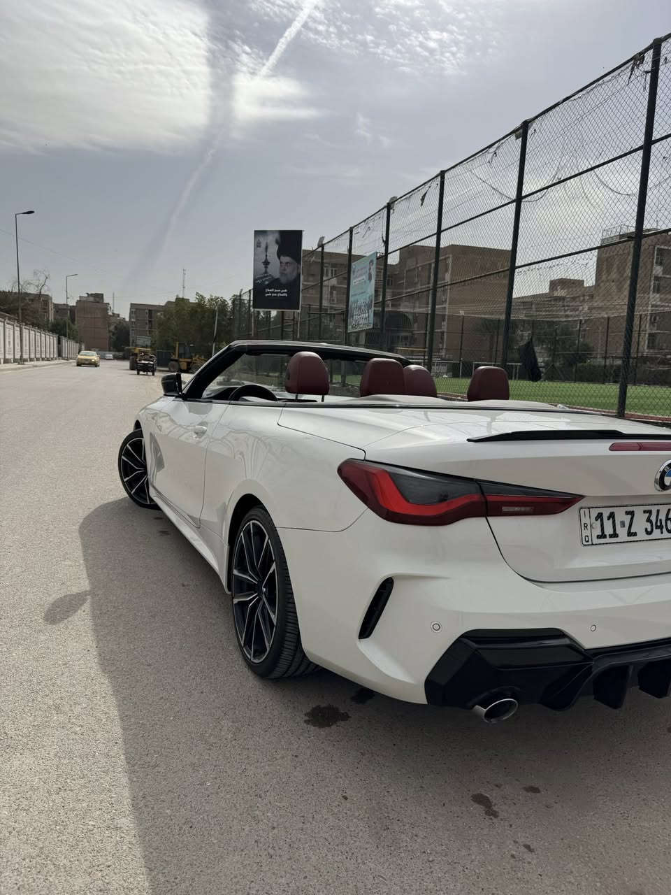 السلام عليكم
‏BMW430i M packeg convertible كشف 
موديل 2022 ماشية سيارة 37  الف مايل 
سيارة رقم بغداد رقم جديد 

السيارة فول موصفات 
‏M package
داخل احمر 
حساسات امامي خلفي 
رادارات امامي خلفي 
تحديد مسار قائد الي 
لد انارة داخلية 
لايت فوول LED 
3 انظمة قيادة 
كراسي كهرباء 
سيارة مختمة M بلادي
كرسي سايق حفظ ميموري 
فتح وغلق الكشف والجام عن طريق البصمة 
والمواصفات بعد معروفة 

حادث خفيف صبغ اربع اصابع  الصندوك الخلفي فقط  والصندوك فايبر 
وبارد بل جاملغات الخلفيه خفيف  فقط 
سيارة بل حقيقة احلى من صور جديدة كلش 

سعر جداً مناسب 335$ وبيها مجال 
 مكان السيارة  زيونة
***********
