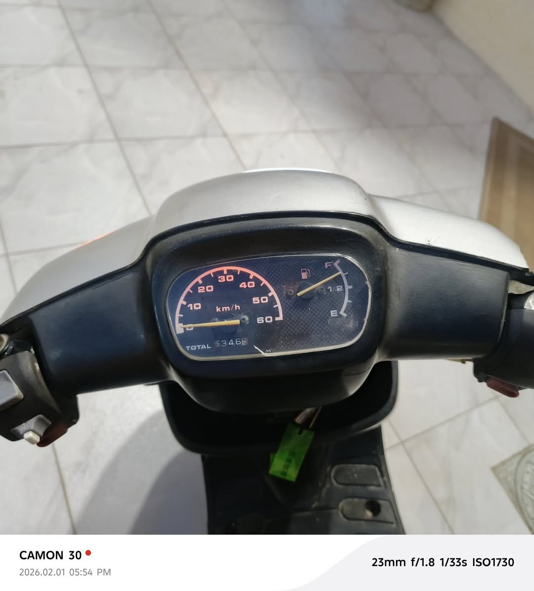 دراجه بطه للبيع موديل 2002 نضيفه تجي وشوف الدراجه كامله من كلشي شلعه معدل ٦٠ استاند صفح مكينه جديده شاصي شرط مكفول جيب وياك فيتر يشوف دشبول كهربائيات جدد المكان كربلاء الحر السعر 350 وبيها مجال بسيط للطيبين للاستفسار الرقم 
***********
