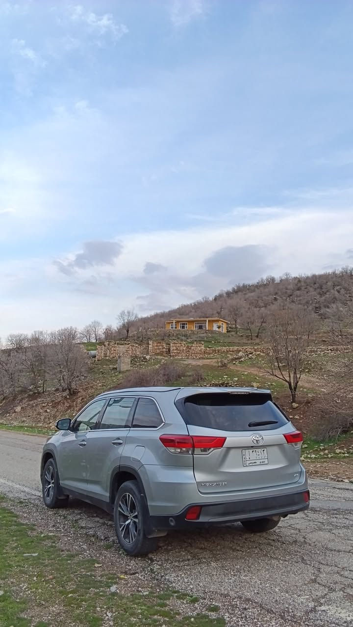 تويوتا هايلندر2019
6سلندر
الضرر هو الواجهة الأمامية، و موجودة في صورة 
مواصفات LE
4×4 دبل اكسن
سعر 260 و فيها مجال
سيارة في دهوك
رقم تلفون *********** دهوك, العراق
