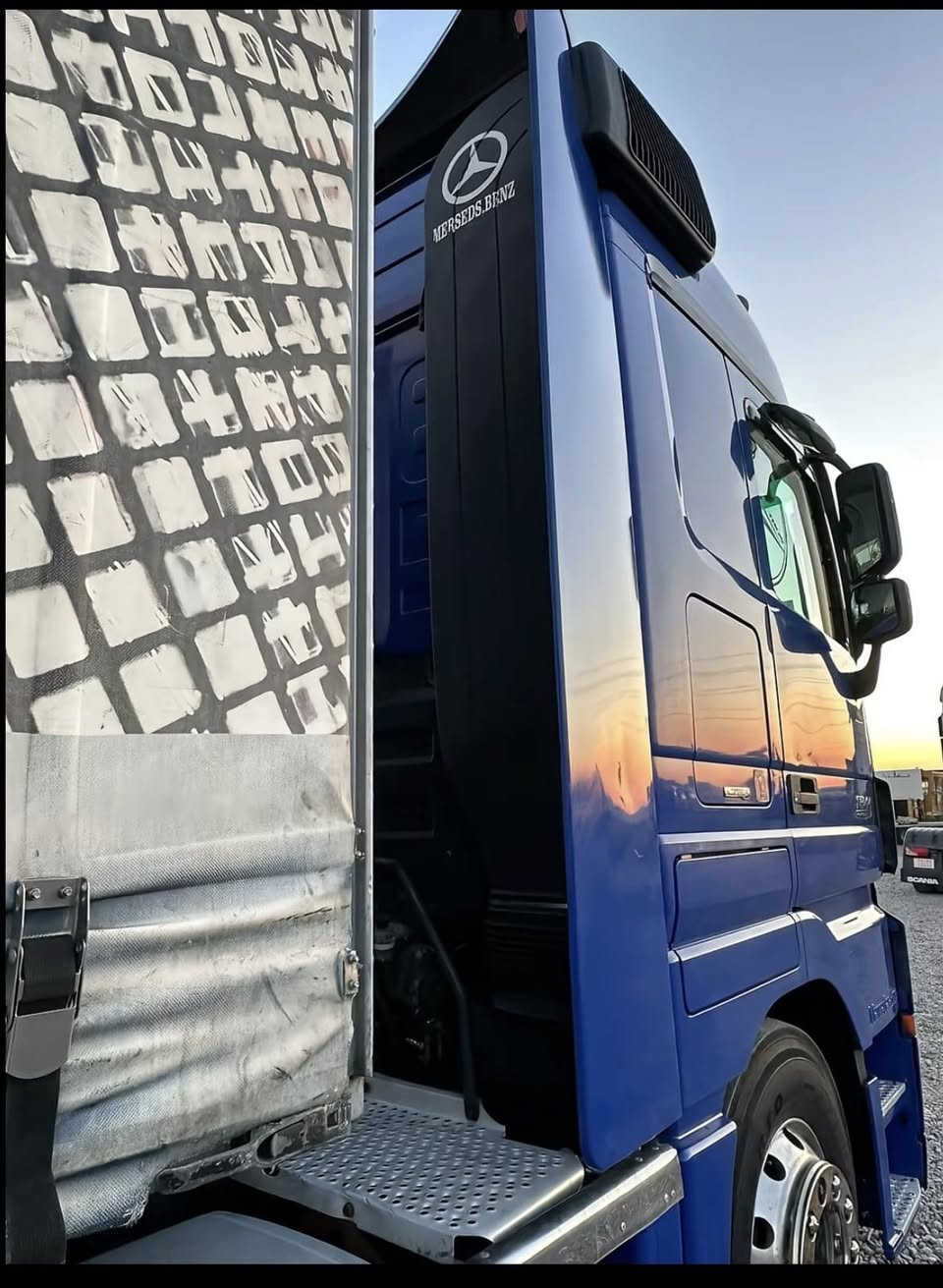 سلام عليكم سياره جديده 2009 و سعر خاص ‬
‭٠٧٨٧ ٨٧٨ ٠٤٨٠‬
