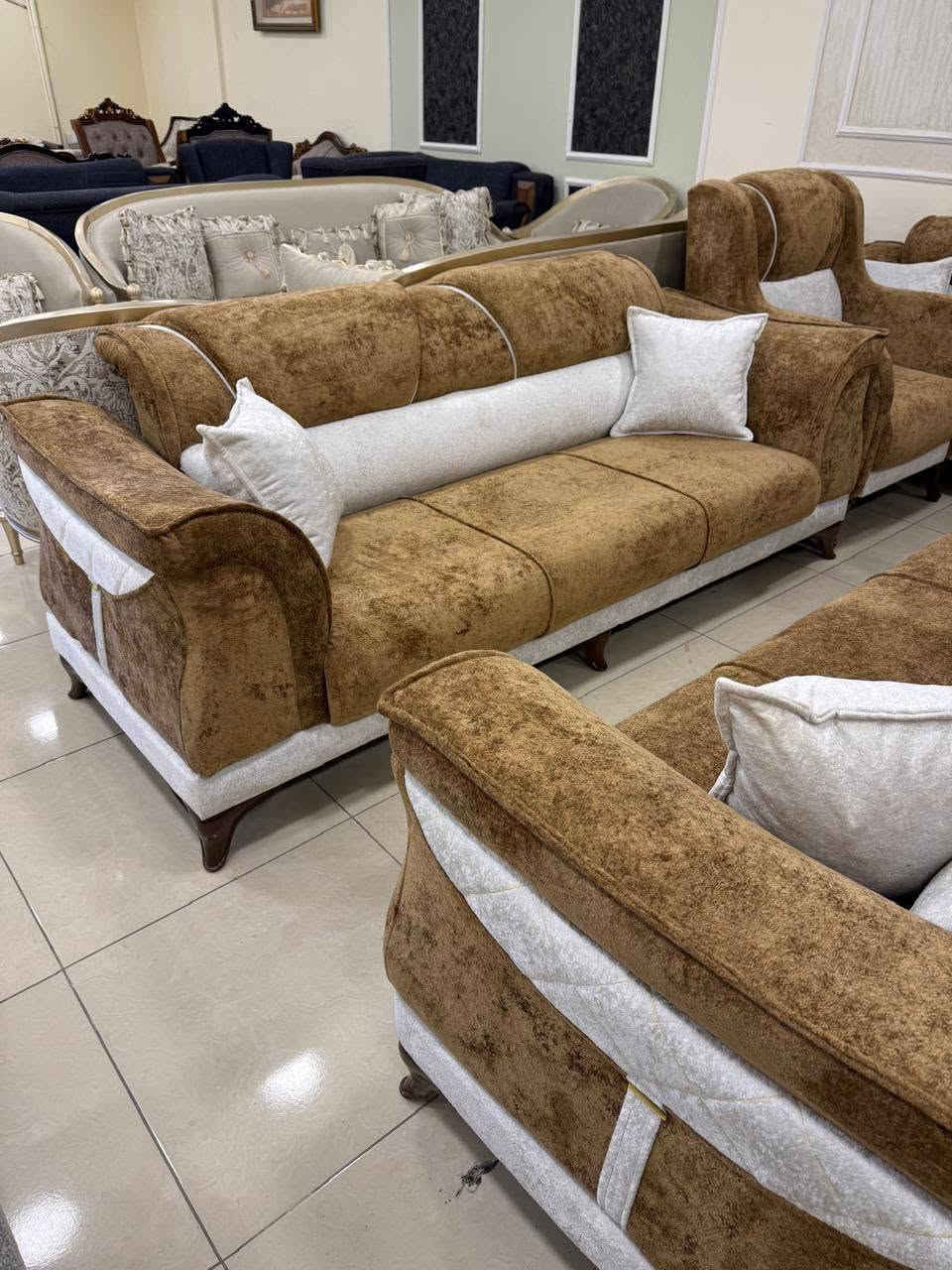 السلام عليكم 
اضف احلى اطلاله لمنزلك وغرفه استقبال 
تخم عراقي فاخر قماش تركي خشب عراقي وشغل راقي ودوشمه ممتازه مع صمان سنتين ويوجد توصيل لكافه المحافظات


**إذا كنت صاحب هذا الإعلان وتريد حذفه لأي سبب، رجاءا أرسل رسالة إلى الدعم الفني**