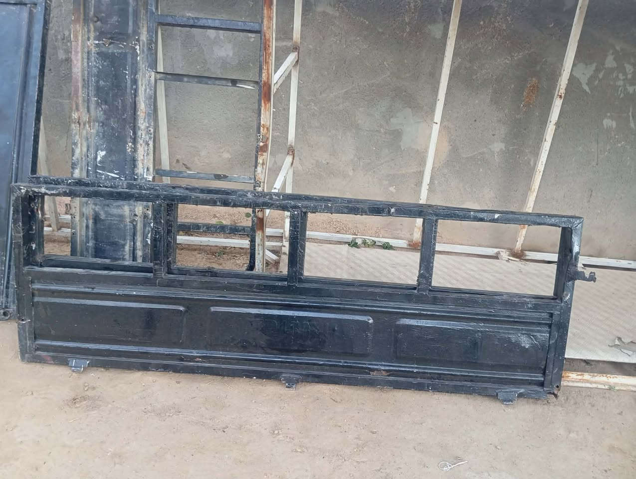 حصيرة 2007 واصفاح كاملة 2007 
للبيع150 مكاني مشخاب ***********
