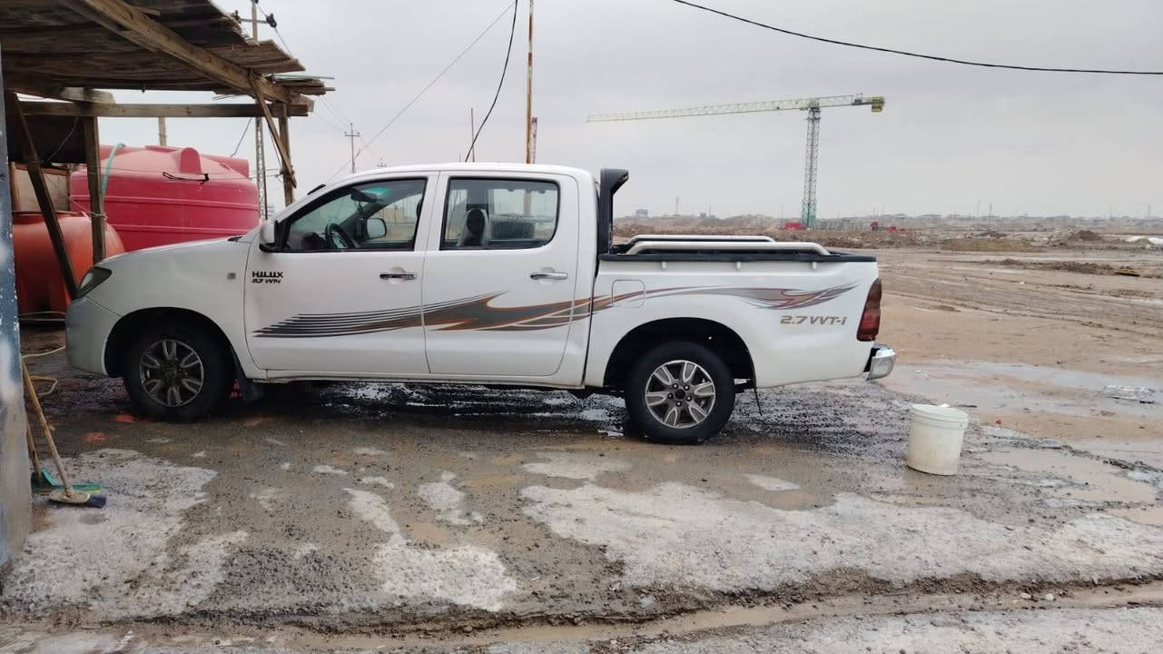 السلام عليكم
سياره 2011 
سعودي
شاصي 12 
بيها ضربه بالقماره والجاملغ 
رقمها ميسان، السياره تخم تاير 
حداديه مضبوطه
السنويه لل27،السياره بسمي تحويل ثاني يوم 
السعر 125 وبيها مجال ان شاءلله

العنوان بصره الدير 
تفاصيل اكثر اتصال ؏ الرقم ***********
