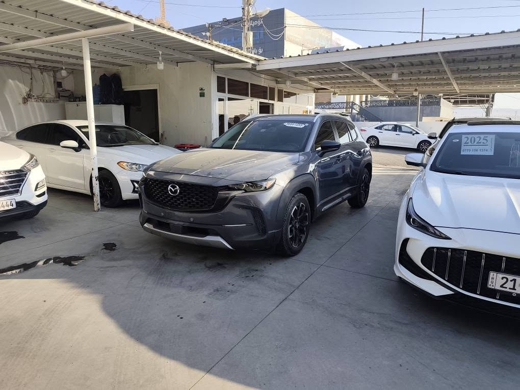 مازدا cx50 merdian edition  تۆڕبۆ
یەک چەمەلەغی بۆیاخە لەگەڵ پەڵەیەکی درگا بێ ناوگرتن 
32 هەزار ڕۆشتووە سیرڤز کراوە
3 مانگ کاتی لەگەڵە
195 گەڵا و معامەلە 
***********
*********** السليمانية, العراق
